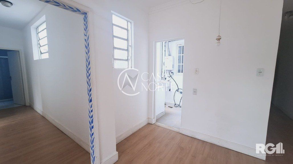 Apartamento à venda com 2 quartos, 72m², 1 vaga, Rua Faria Santos no bairro Petrópolis em Porto Alegre