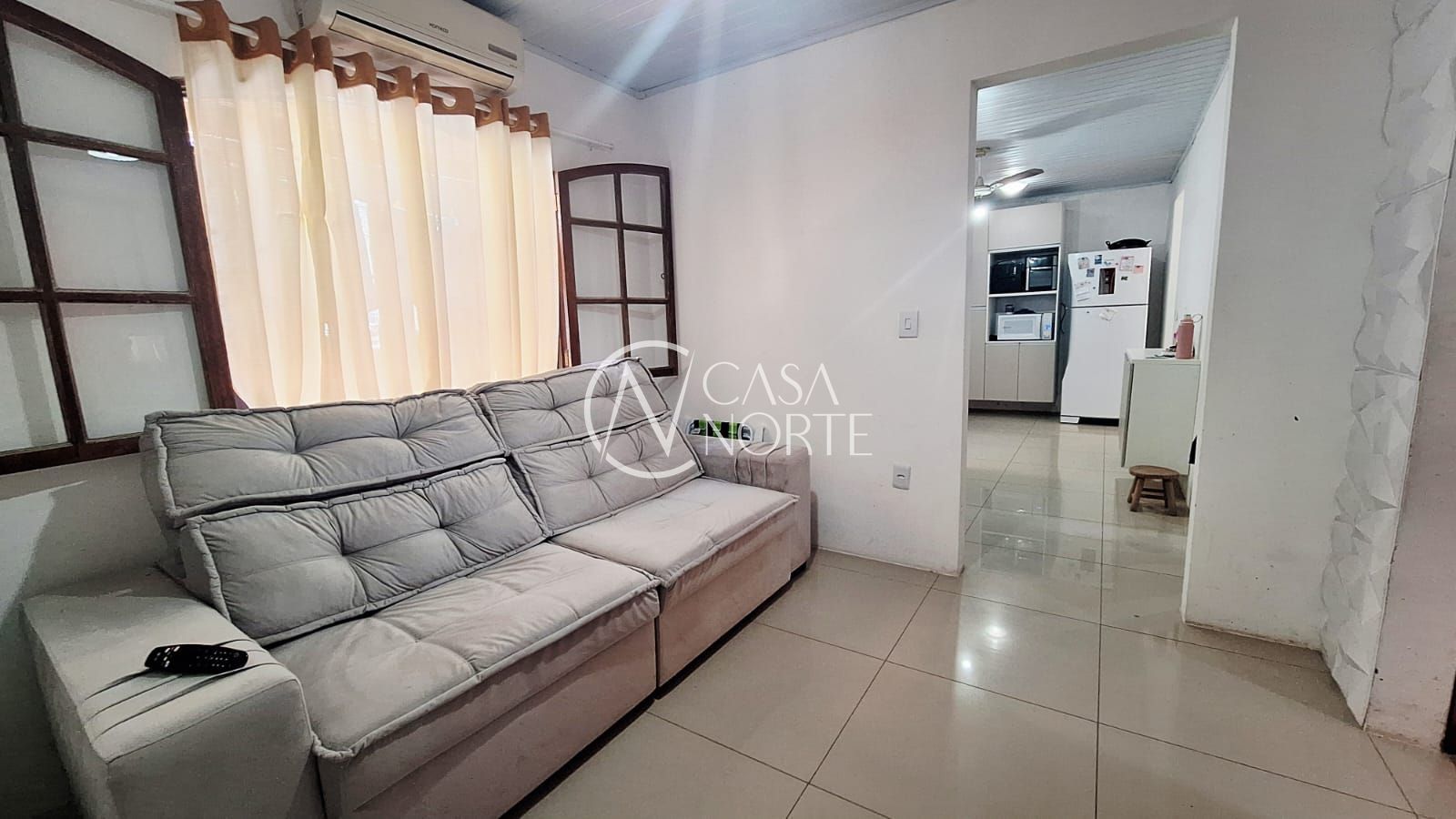 Casa à venda com 3 quartos, 90m², 1 suíte, 2 vagas, Rua Professor Elyseu Paglioli no bairro Vila Nova em Porto Alegre