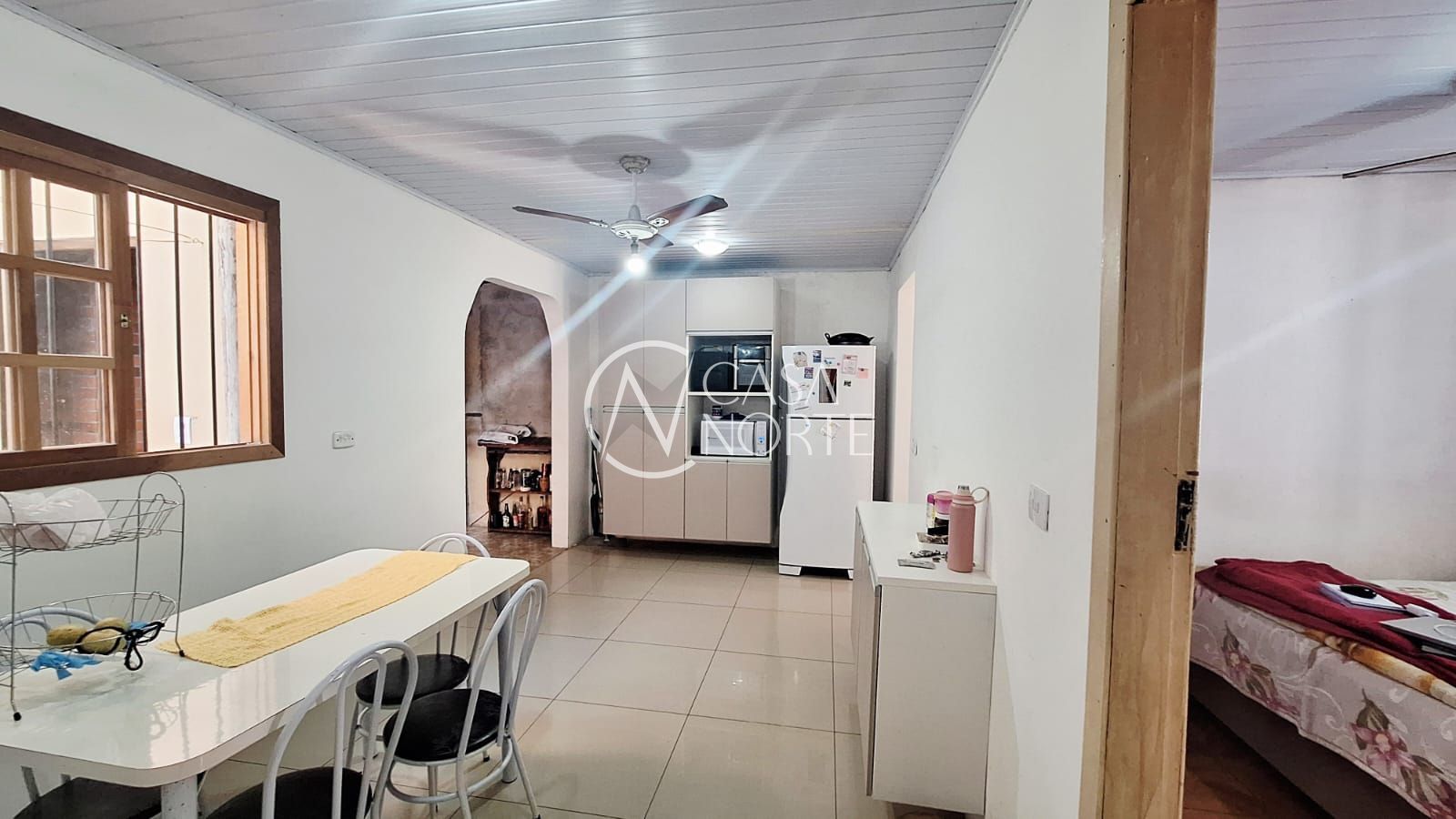 Casa à venda com 3 quartos, 90m², 1 suíte, 2 vagas, Rua Professor Elyseu Paglioli no bairro Vila Nova em Porto Alegre