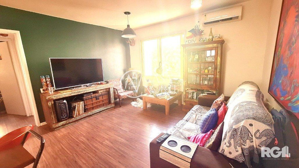 Apartamento à venda com 2 quartos, 58m², 1 vaga, Avenida Lavras no bairro Petrópolis em Porto Alegre