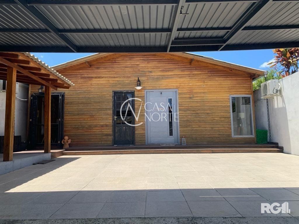 Casa à venda com 4 quartos, 150m², 3 vagas, Travessa Von Salisch no bairro Sarandi em Porto Alegre