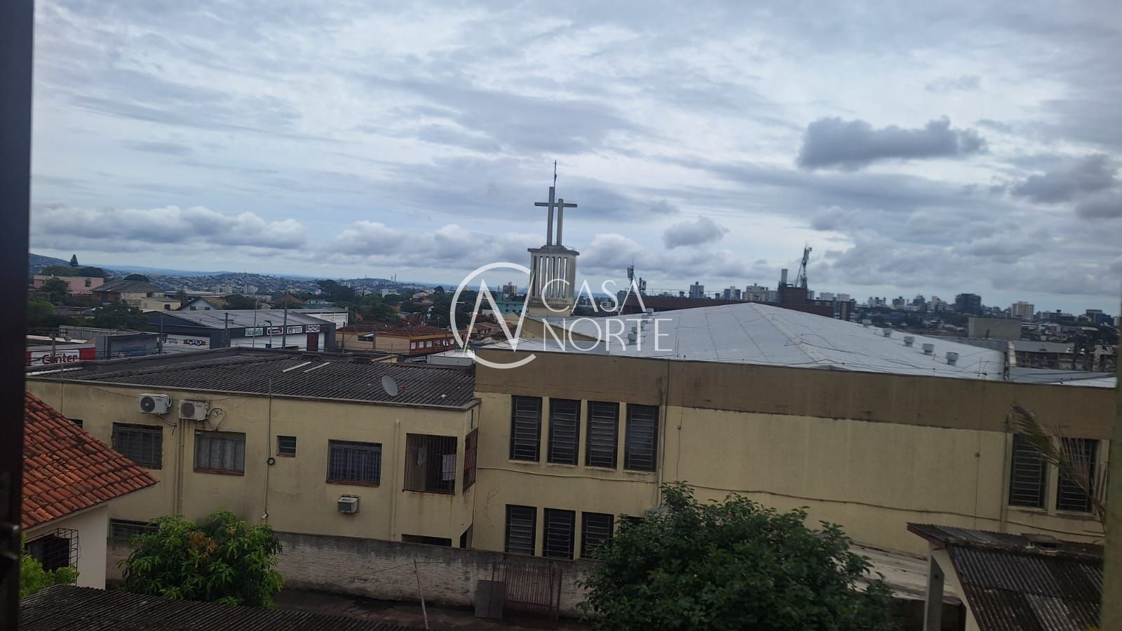 Apartamento à venda com 2 quartos, 60m², Avenida Protásio Alves no bairro Três Figueiras em Porto Alegre