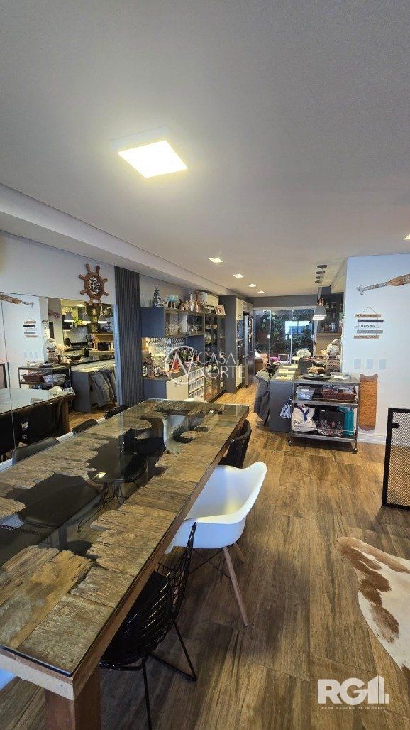 Casa de Condomínio à venda com 3 quartos, 220m², 1 suíte, 2 vagas, Avenida Coronel Marcos no bairro Pedra Redonda em Porto Alegre