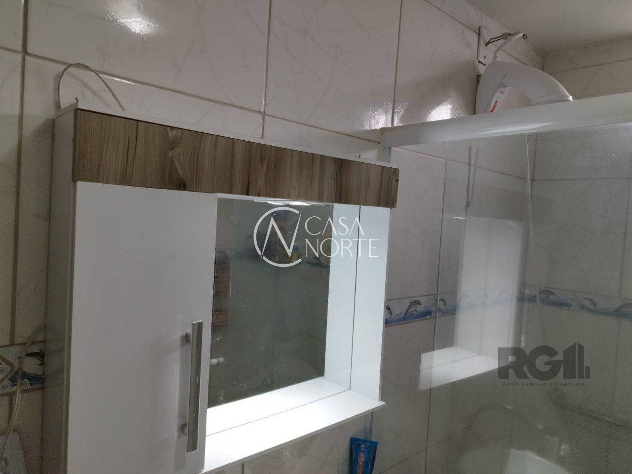 Casa à venda com 2 quartos, 53m², 2 vagas, Rua Master no bairro Rubem Berta em Porto Alegre