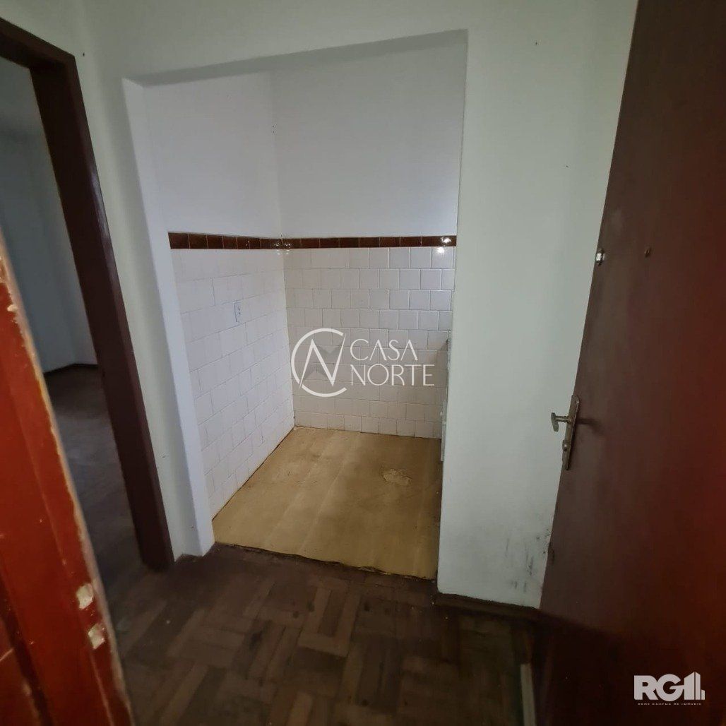 Kitnet à venda , 24m², Rua Doutor Voltaire Pires no bairro Santo Antônio em Porto Alegre