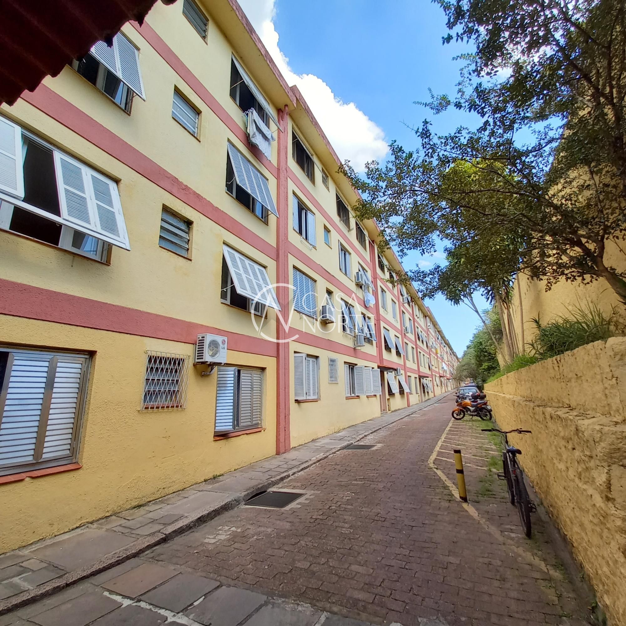 Apartamento à venda com 3 quartos, 84m², Avenida Bento Gonçalves no bairro Partenon em Porto Alegre