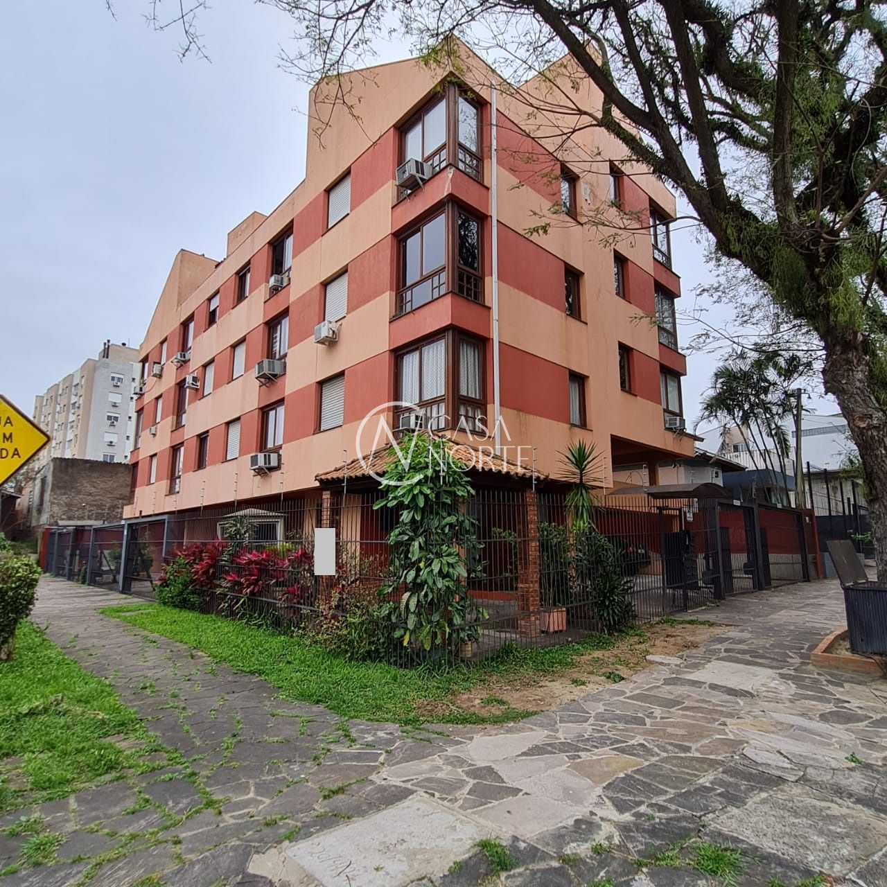 Apartamento à venda com 1 quarto, 32m², 1 vaga, Rua Machado de Assis no bairro Partenon em Porto Alegre
