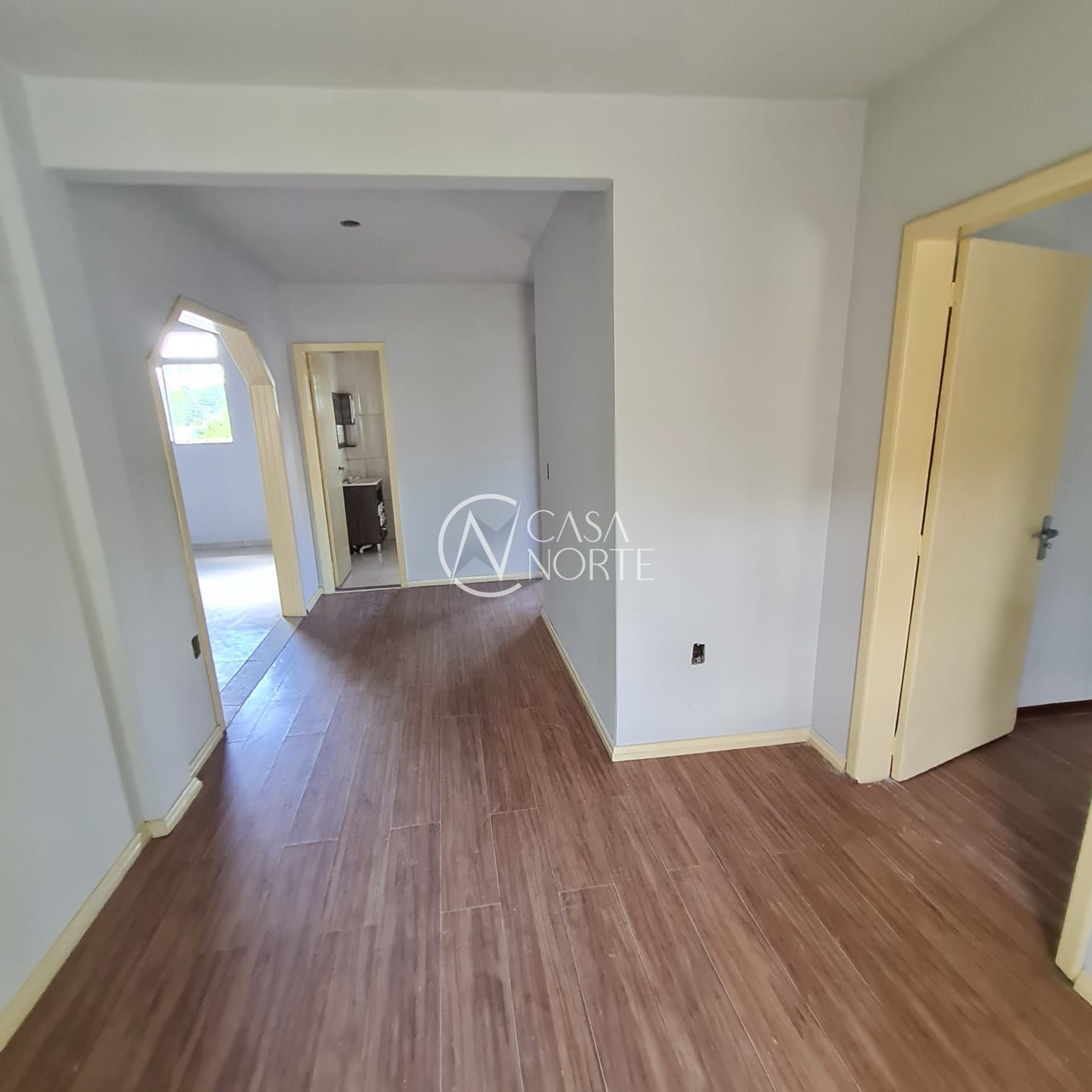 Casa à venda com 4 quartos, 170m², 2 vagas, Rua Manoel Vitorino no bairro Partenon em Porto Alegre