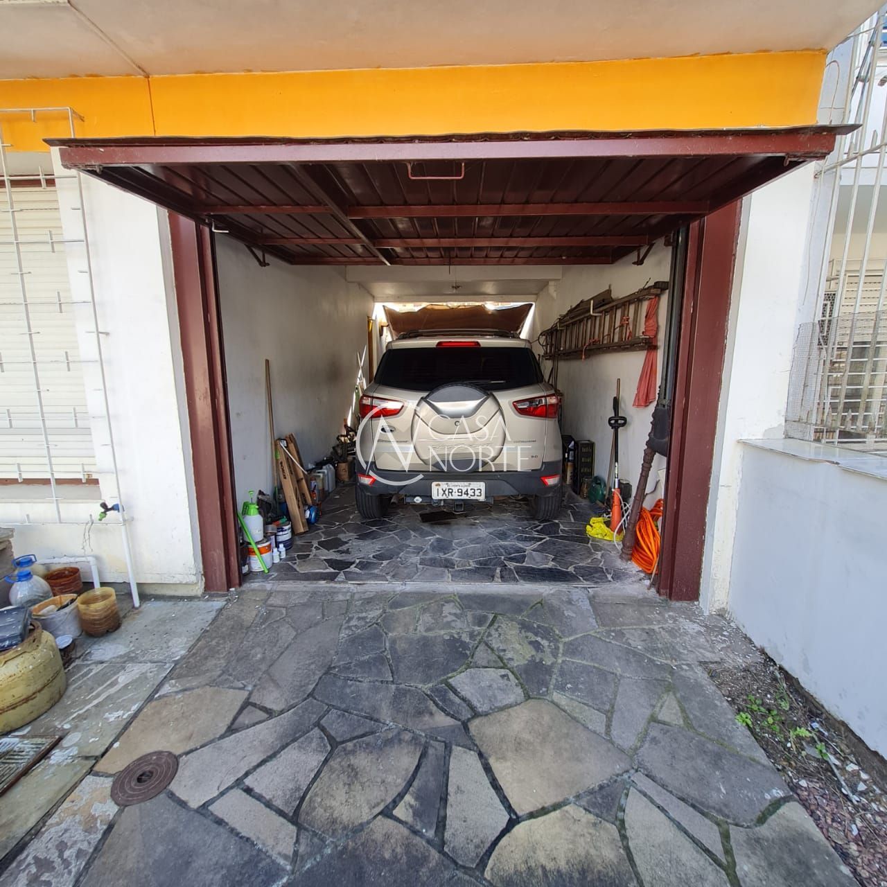 Casa à venda com 3 quartos, 251m², 1 suíte, 2 vagas, Rua Guilherme Alves no bairro Partenon em Porto Alegre