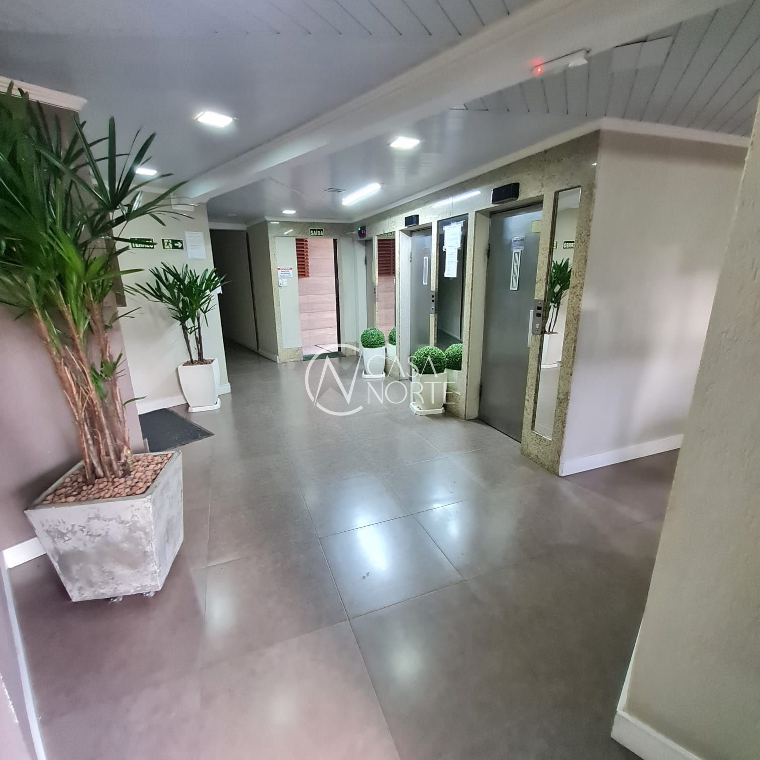 Apartamento à venda com 2 quartos, 52m², 1 vaga, Avenida Professor Oscar Pereira no bairro Santo Antônio em Porto Alegre