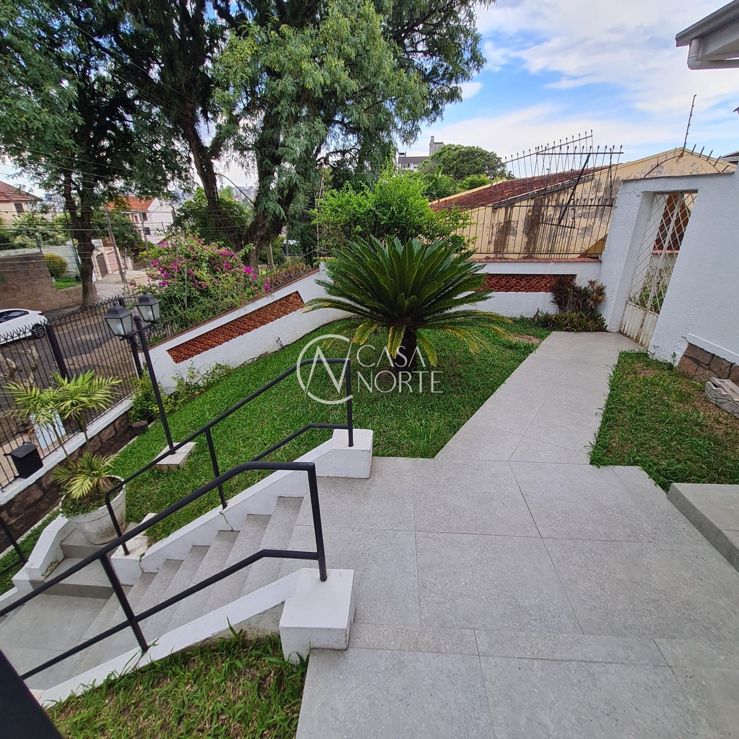 Casa à venda com 3 quartos, 250m², 1 suíte, 1 vaga, Rua Tobias Barreto no bairro Partenon em Porto Alegre