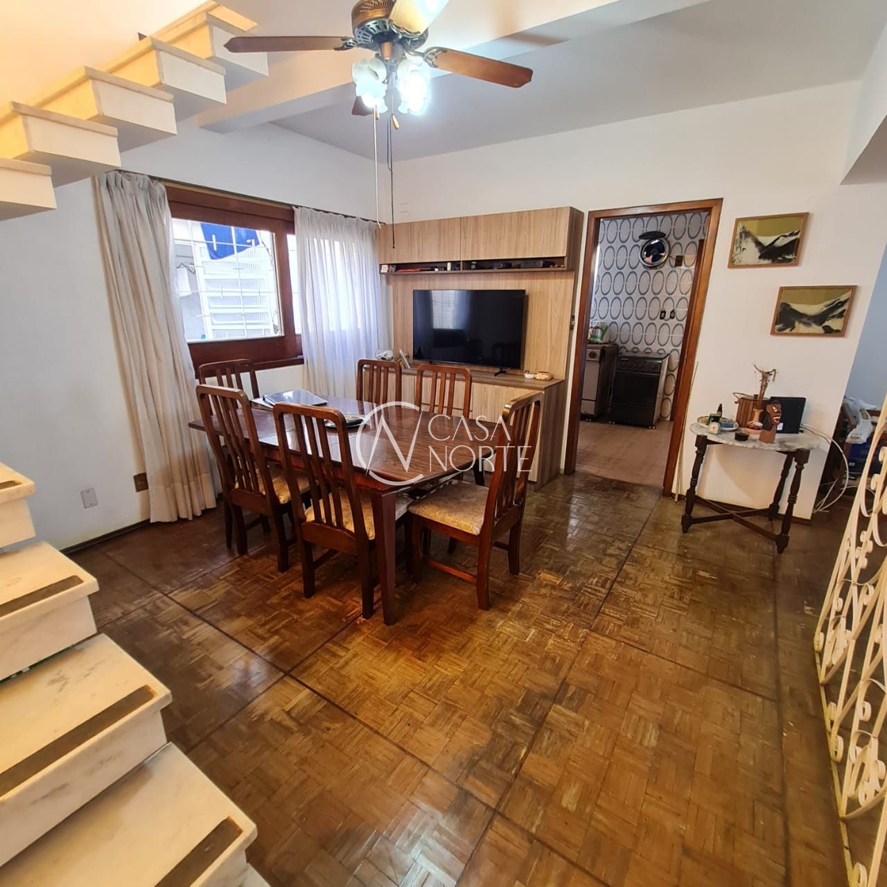 Casa à venda com 3 quartos, 251m², 1 suíte, 2 vagas, Rua Guilherme Alves no bairro Partenon em Porto Alegre