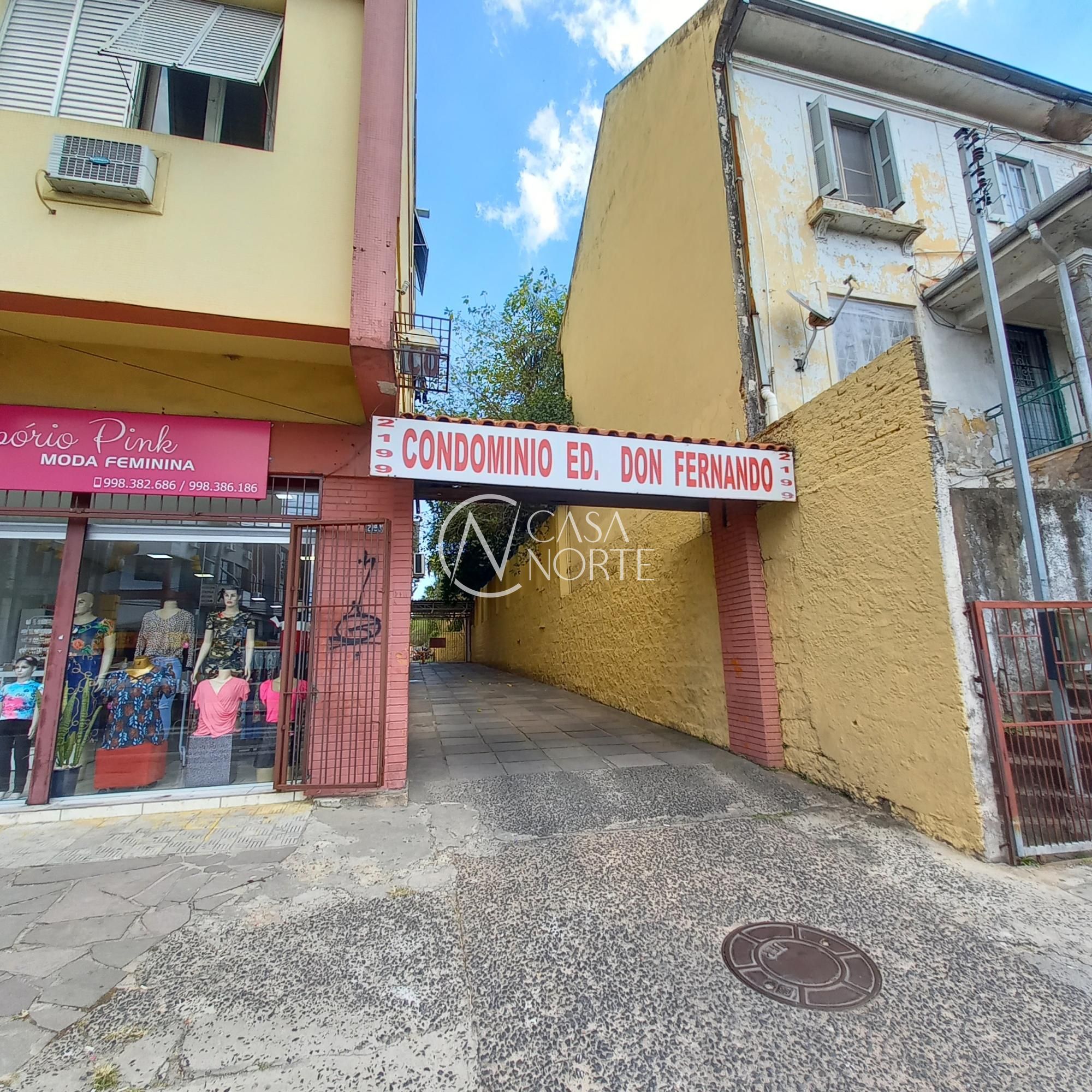 Apartamento à venda com 3 quartos, 84m², Avenida Bento Gonçalves no bairro Partenon em Porto Alegre