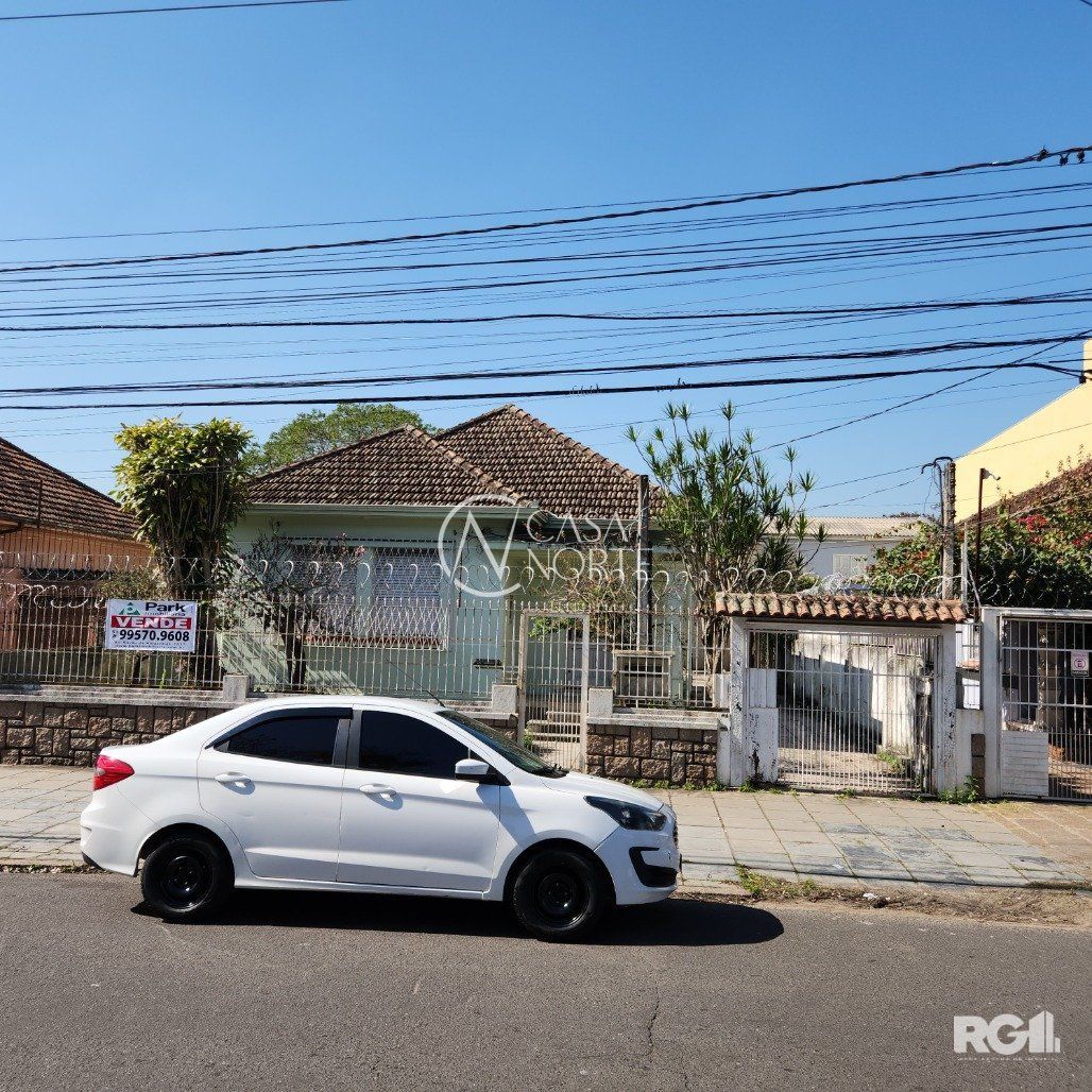 Casa à venda com 3 quartos, 511m², 1 suíte, Rua Barão do Amazonas no bairro Partenon em Porto Alegre
