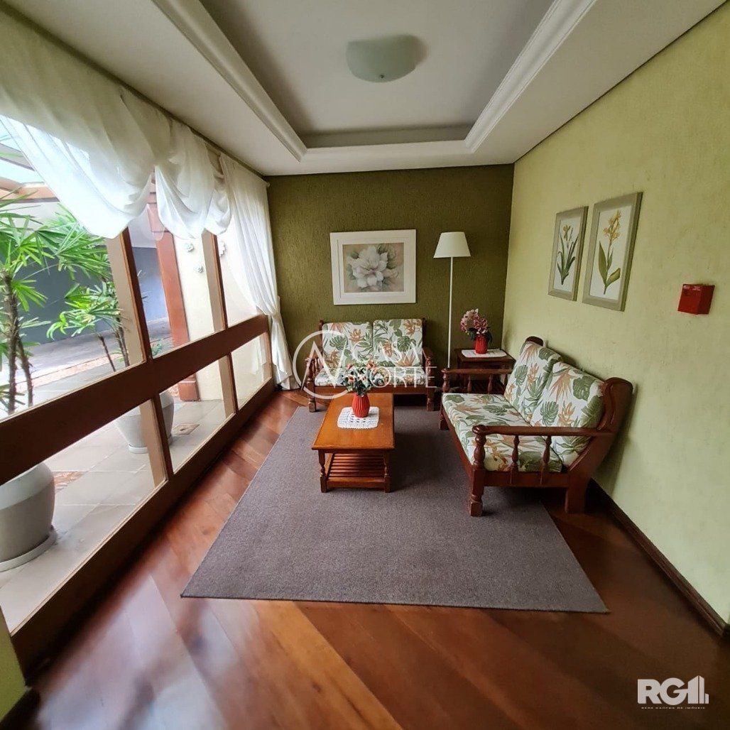 Cobertura à venda com 2 quartos, 124m², 1 vaga, Avenida Padre Cacique no bairro Praia de Belas em Porto Alegre