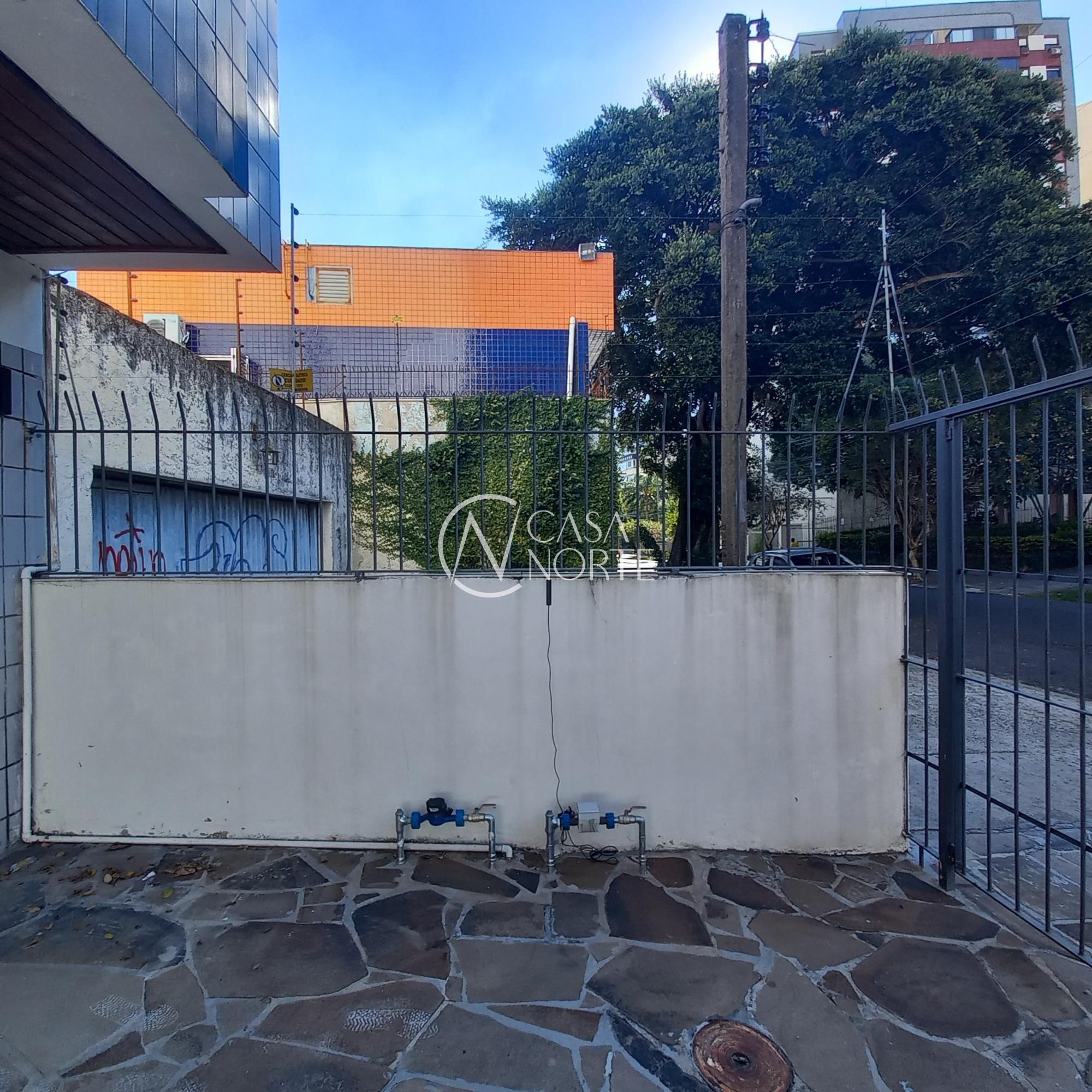Loja à venda com 1 quarto, 53m², Rua La Plata no bairro Jardim Botânico em Porto Alegre