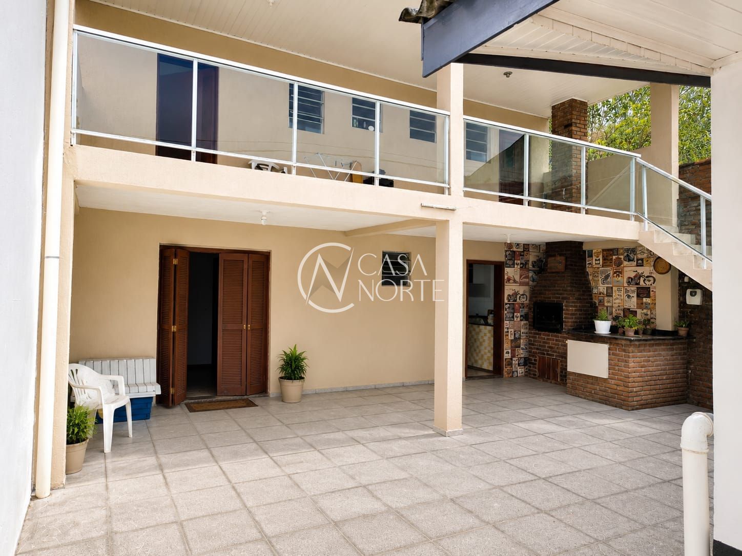 Casa à venda com 2 quartos, 117m², 2 vagas, Rua Barão do Amazonas no bairro Partenon em Porto Alegre