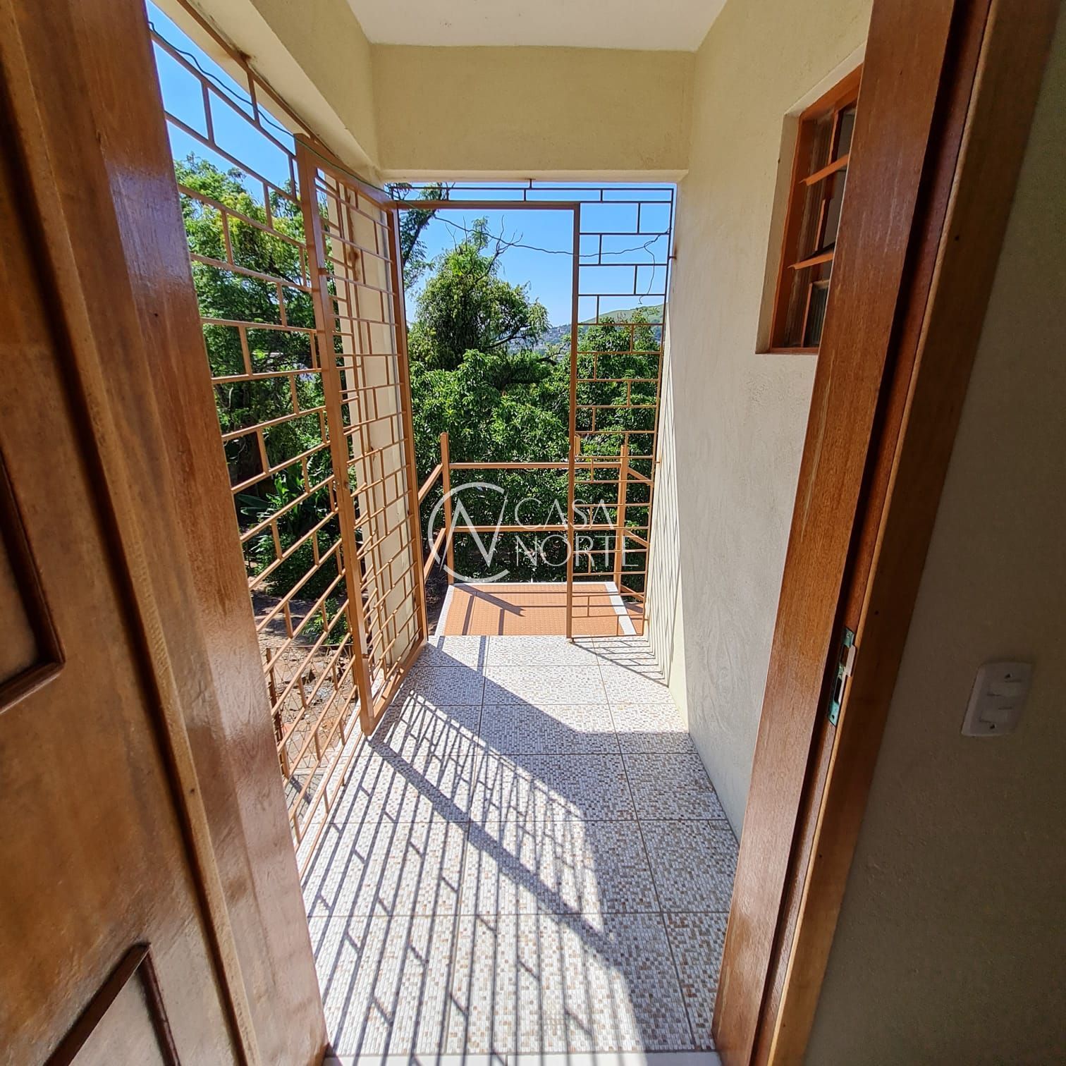 Casa à venda com 2 quartos, 54m², Rua Martim Minaberry no bairro Partenon em Porto Alegre