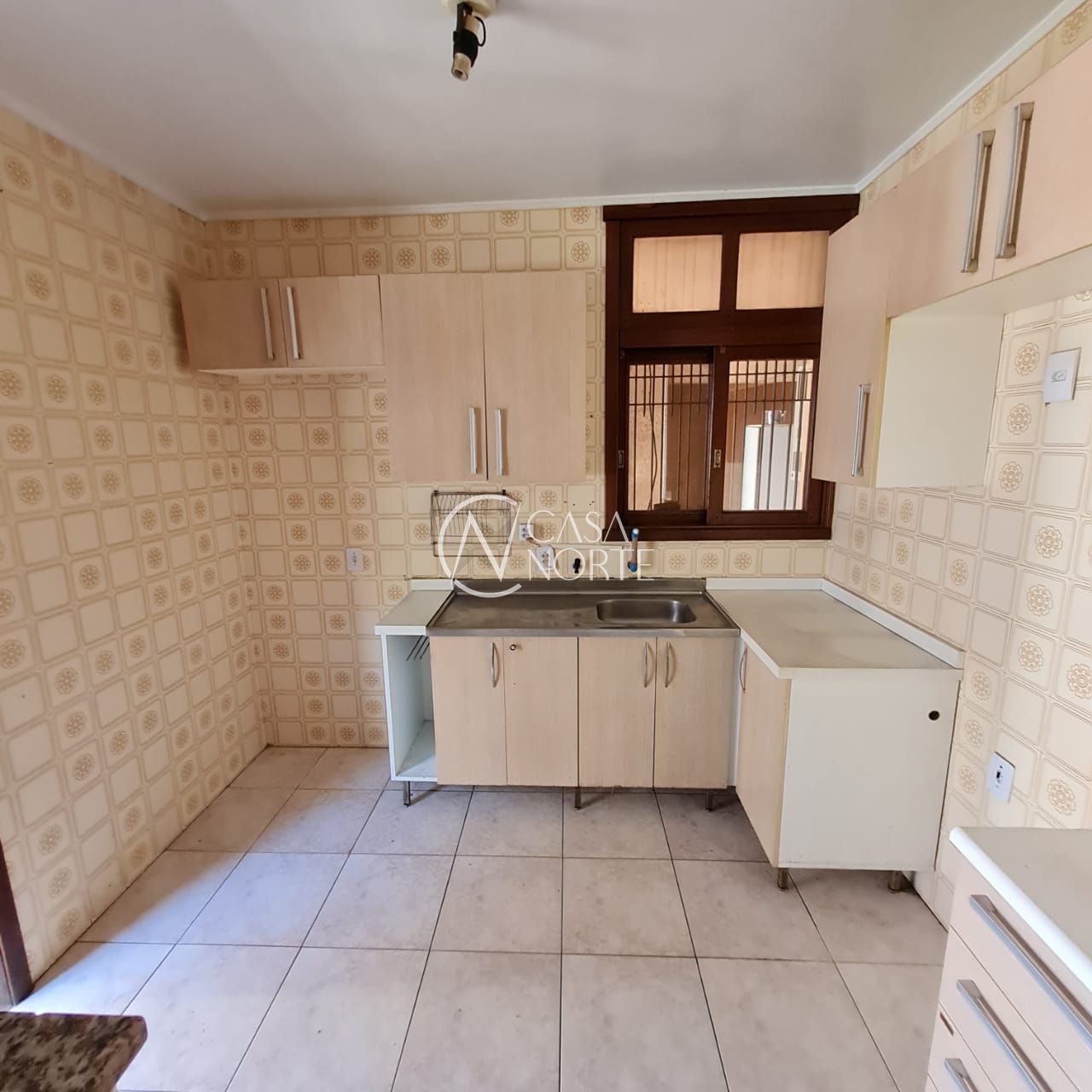 Casa à venda com 4 quartos, 245m², 1 suíte, 2 vagas, Rua Primeiro de Março no bairro Vila São José em Porto Alegre