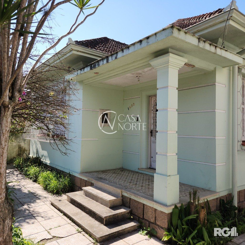 Casa à venda com 3 quartos, 511m², 1 suíte, Rua Barão do Amazonas no bairro Partenon em Porto Alegre