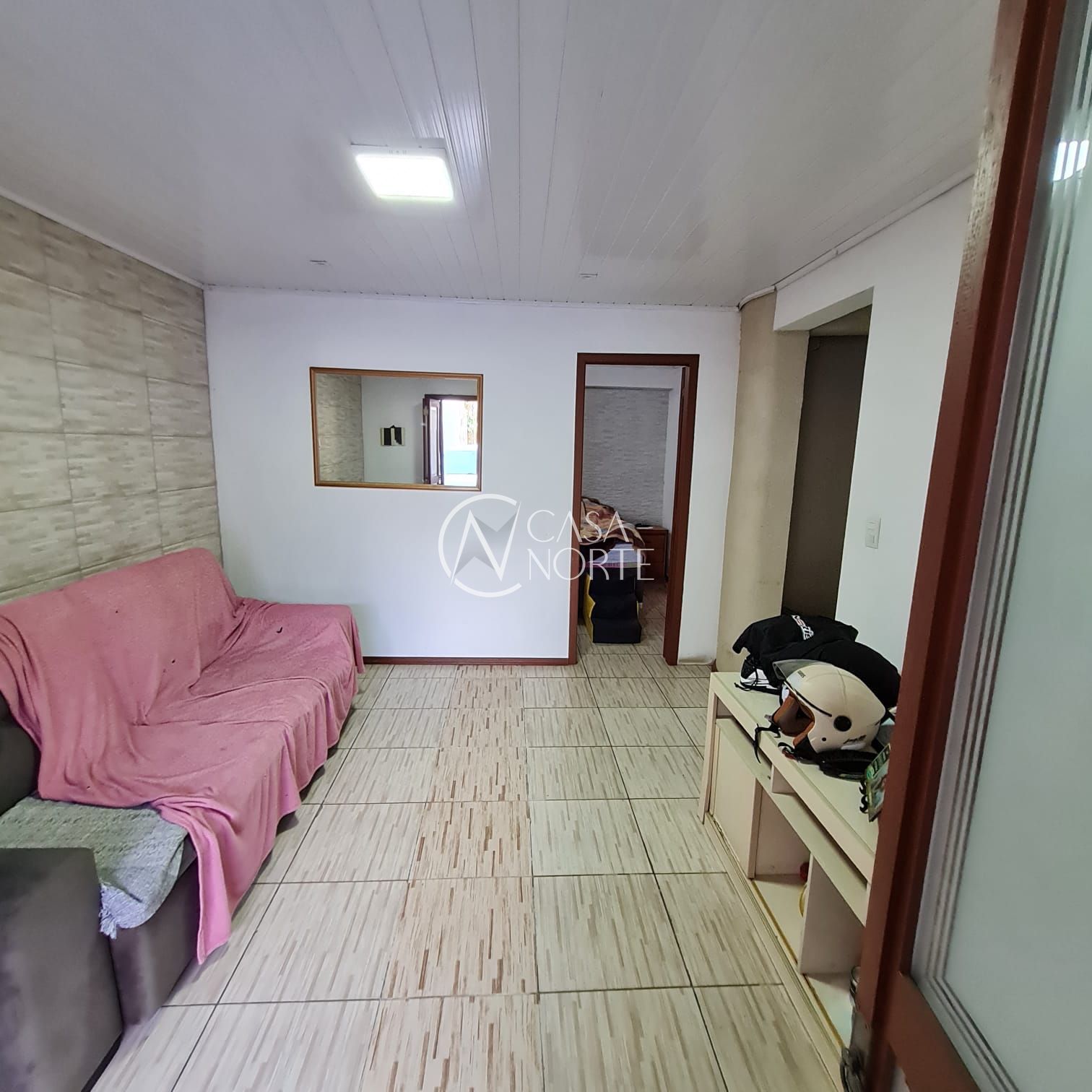 Casa à venda com 2 quartos, 117m², 2 vagas, Rua Barão do Amazonas no bairro Partenon em Porto Alegre