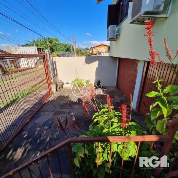 Casa à venda com 4 quartos, 197m², 1 suíte, 2 vagas, Rua Damasceno Vieira no bairro Partenon em Porto Alegre