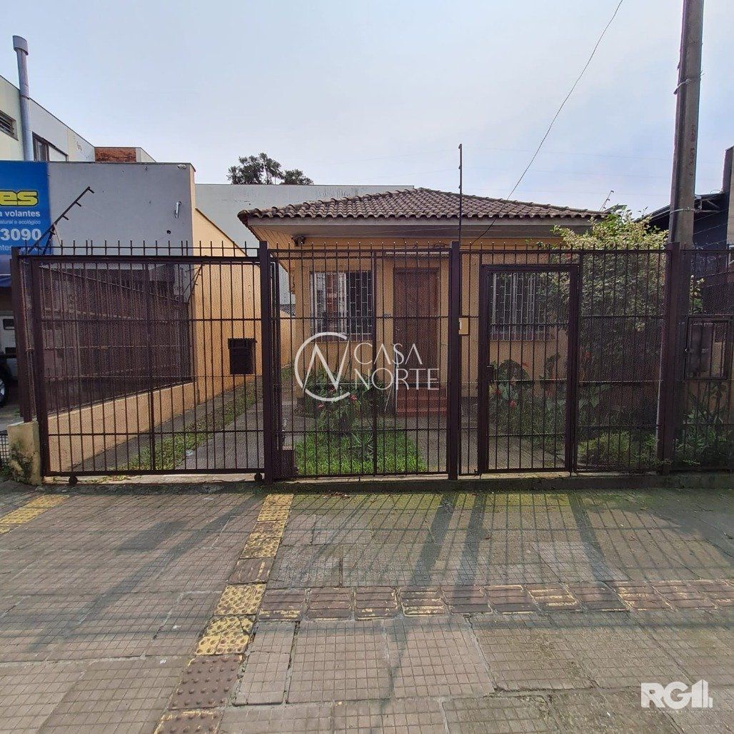 Casa à venda com 2 quartos, 200m², 2 vagas, Rua Barão do Amazonas no bairro Partenon em Porto Alegre