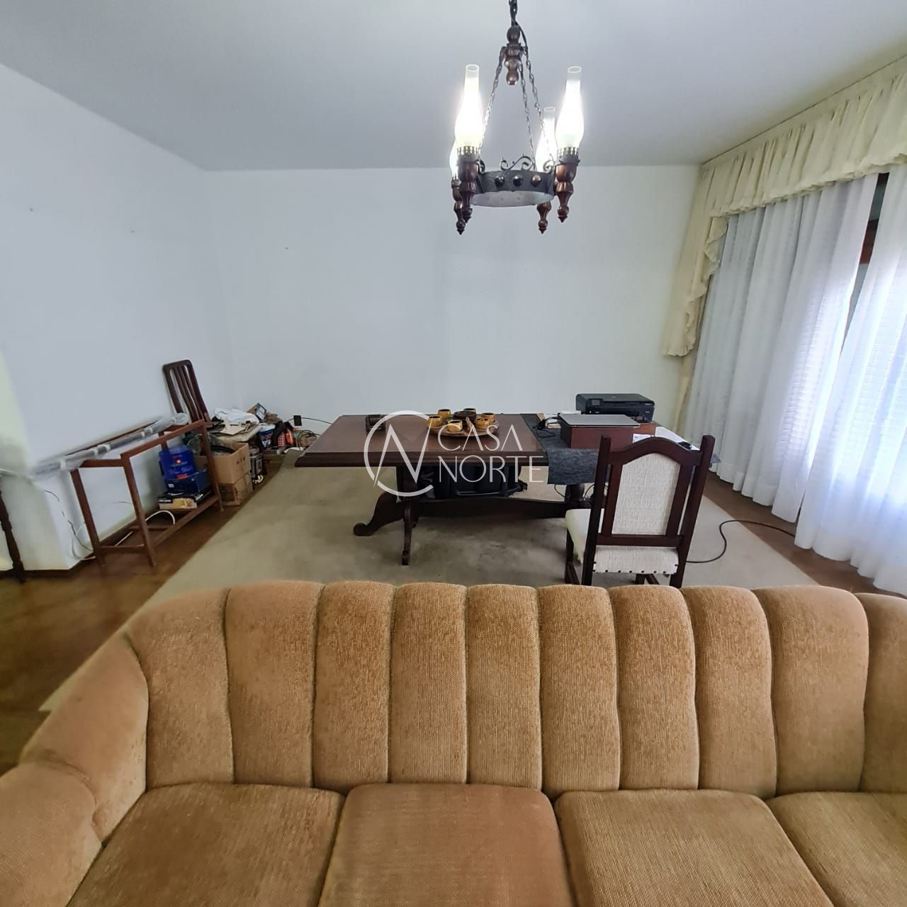 Casa à venda com 3 quartos, 251m², 1 suíte, 2 vagas, Rua Guilherme Alves no bairro Partenon em Porto Alegre