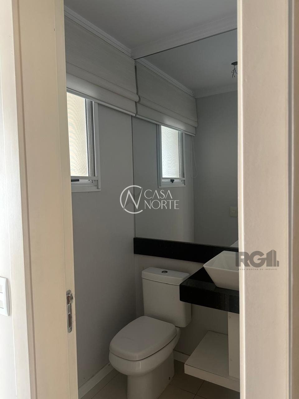 Casa de Condomínio à venda com 3 quartos, 144m², 1 suíte, 2 vagas, Avenida Willy Eugenio Fleck no bairro Sarandi em Porto Alegre