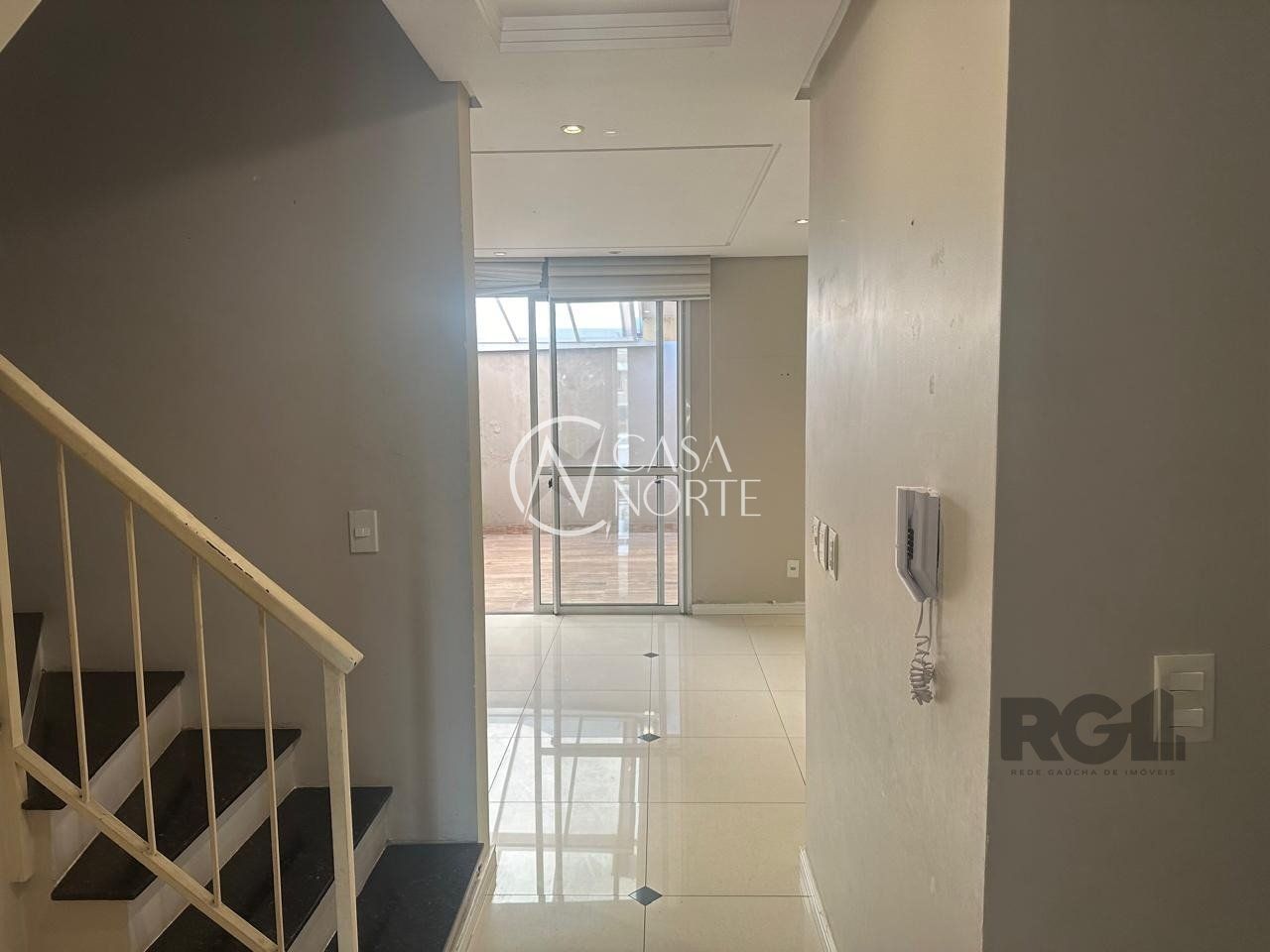 Casa de Condomínio à venda com 3 quartos, 144m², 1 suíte, 2 vagas, Avenida Willy Eugenio Fleck no bairro Sarandi em Porto Alegre