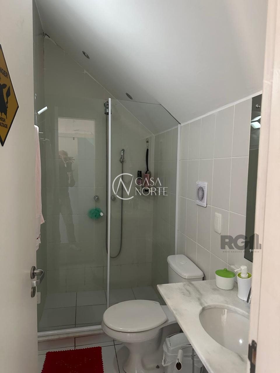 Casa de Condomínio à venda com 3 quartos, 157m², 1 suíte, 2 vagas, Avenida Willy Eugênio Fleck no bairro Sarandi em Porto Alegre