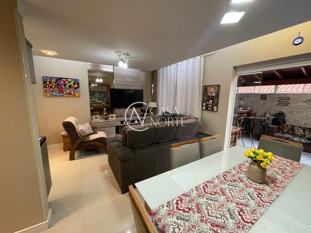 Casa de Condomínio à venda com 4 quartos, 144m², 1 suíte, 2 vagas, Avenida Willy Eugênio Fleck no bairro Sarandi em Porto Alegre