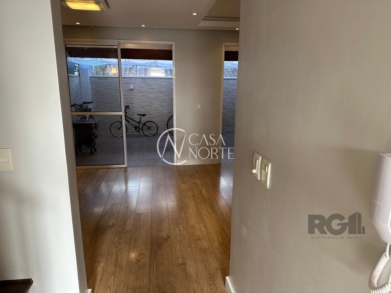 Casa de Condomínio à venda com 3 quartos, 144m², 1 suíte, 2 vagas, Avenida Willy Eugenio Fleck no bairro Sarandi em Porto Alegre