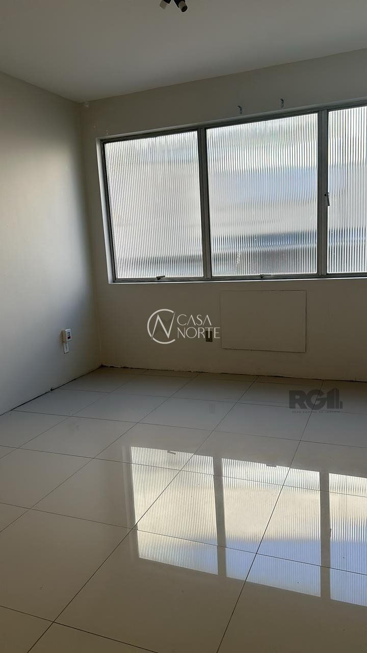 Sala Comercial à venda , 47m², Avenida Cristóvão Colombo no bairro Floresta em Porto Alegre