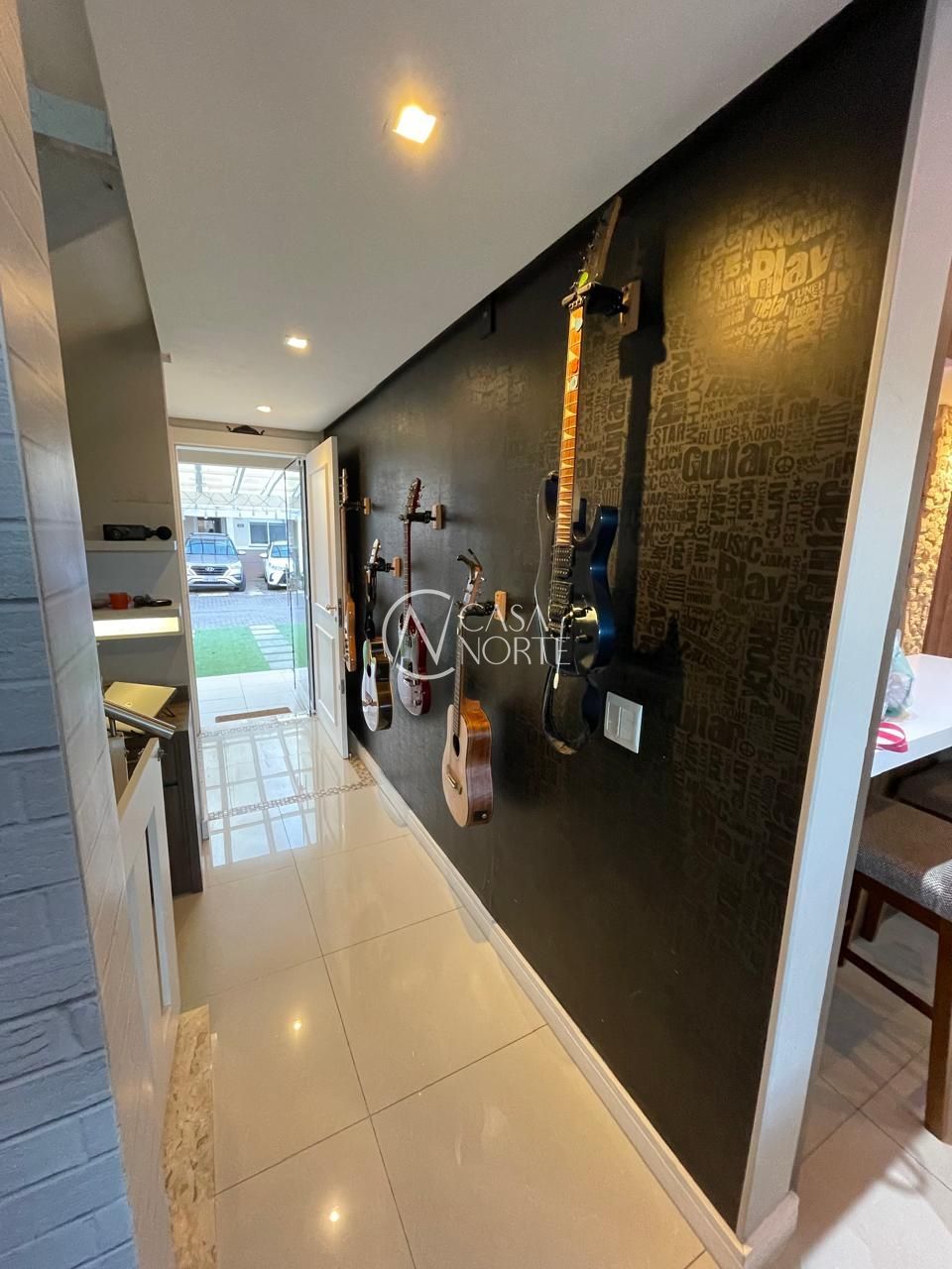 Casa de Condomínio à venda com 3 quartos, 157m², 2 suítes, 2 vagas, Avenida Willy Eugênio Fleck no bairro Sarandi em Porto Alegre