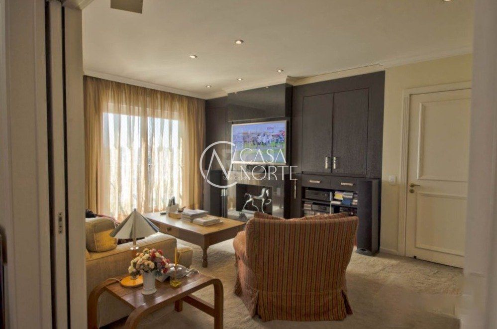 Apartamento à venda com 3 quartos, 272m², 3 suítes, 5 vagas, Rua Santo Inácio no bairro Moinhos de Vento em Porto Alegre