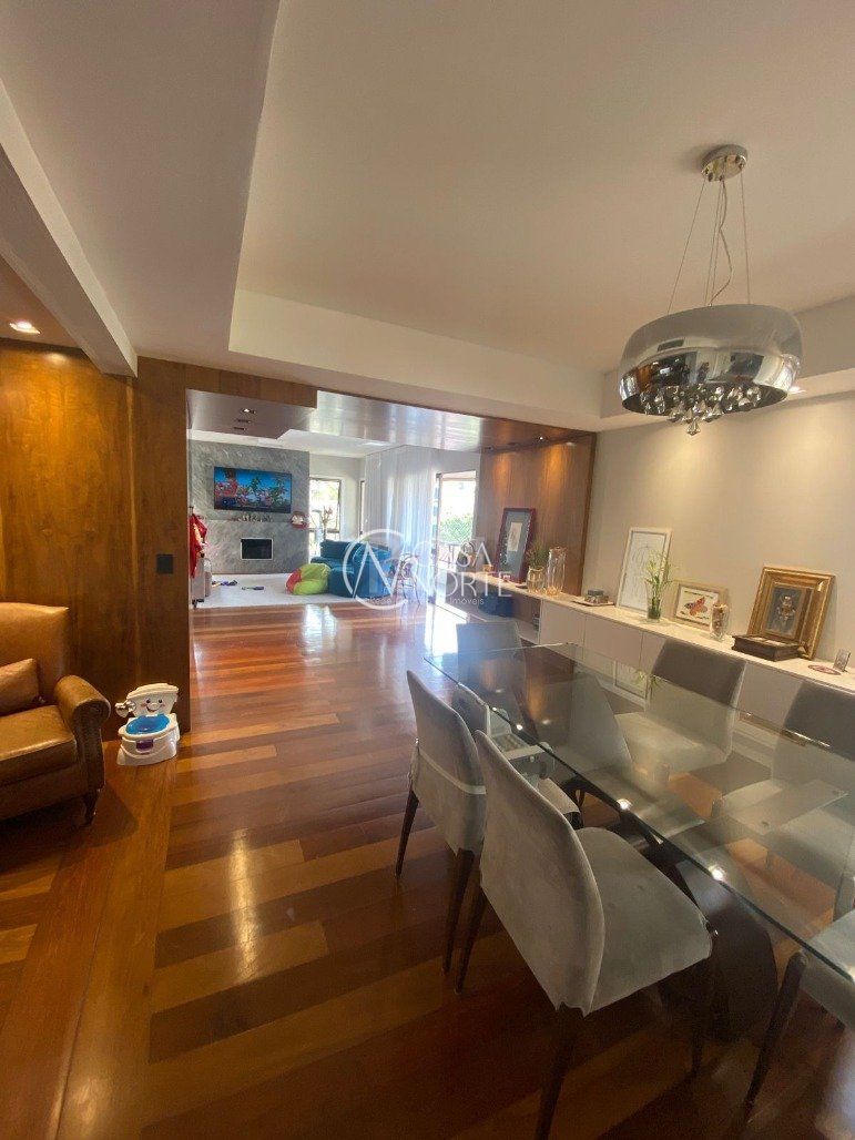 Apartamento à venda com 3 quartos, 222m², 3 suítes, 2 vagas, Rua Almirante Abreu no bairro Rio Branco em Porto Alegre