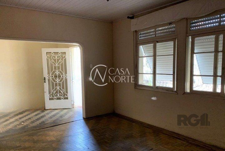 Casa à venda com 3 quartos, 9m², 6 vagas, Rua Alvares Machado no bairro Petrópolis em Porto Alegre