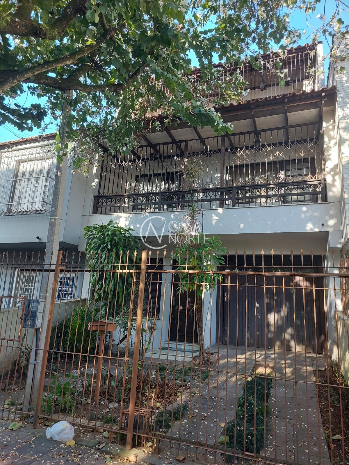 Casa à venda com 5 quartos, 176m², 1 suíte, 2 vagas, Rua São Manoel no bairro Rio Branco em Porto Alegre