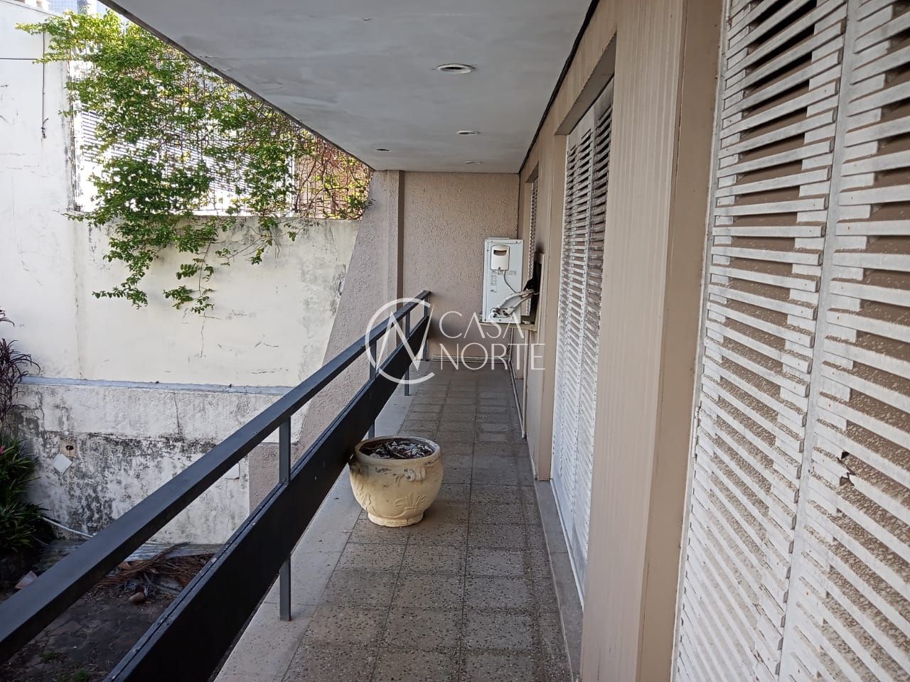 Casa à venda com 4 quartos, 593m², 10 vagas, Rua Corrêa Lima no bairro Menino Deus em Porto Alegre