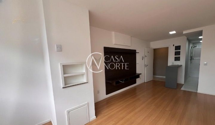 Apartamento à venda com 2 quartos, 53m², 1 suíte, 1 vaga, Avenida Cristóvão Colombo no bairro Independência em Porto Alegre