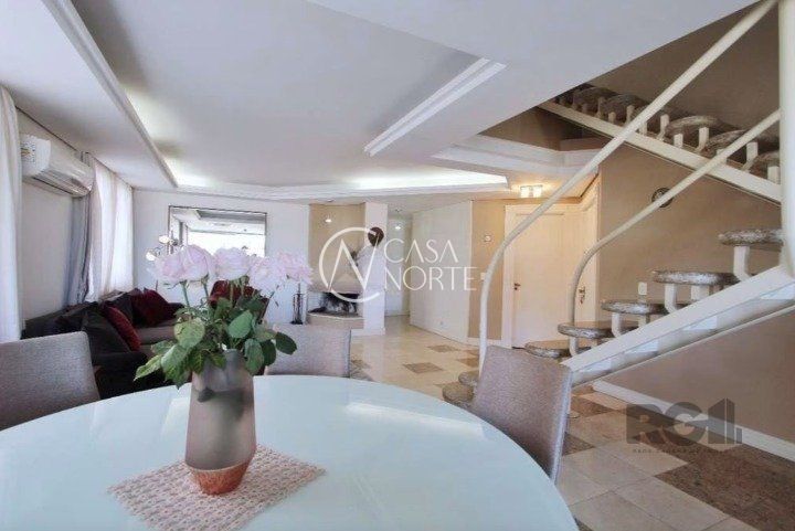 Cobertura à venda com 4 quartos, 327m², 2 suítes, 3 vagas, Rua Casemiro de Abreu no bairro Bela Vista em Porto Alegre