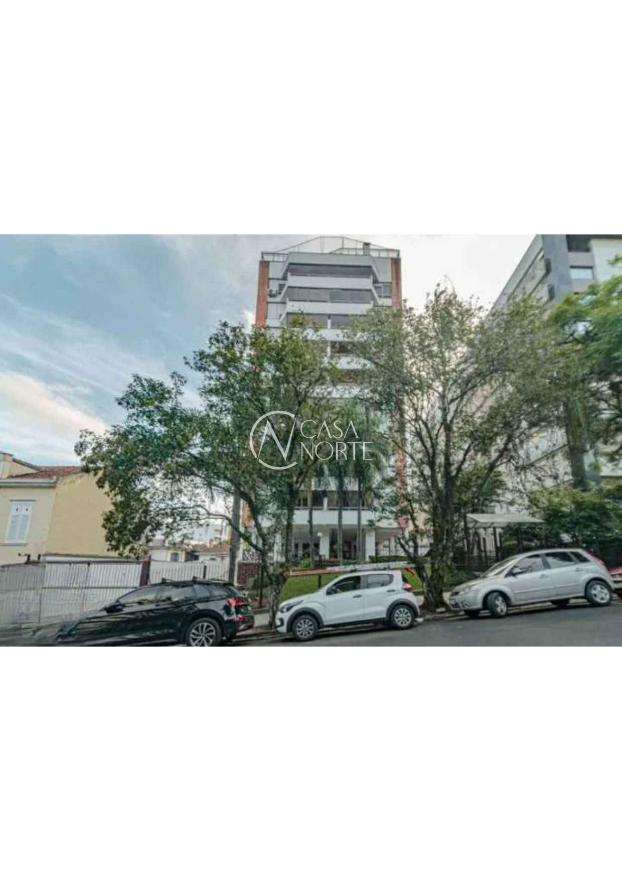 Apartamento à venda com 3 quartos, 137m², 1 suíte, 1 vaga, Rua Miguel Tostes no bairro Rio Branco em Porto Alegre