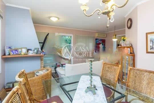 Casa de Condomínio à venda com 4 quartos, 230m², 1 suíte, 2 vagas, Rua Silveiro no bairro Menino Deus em Porto Alegre