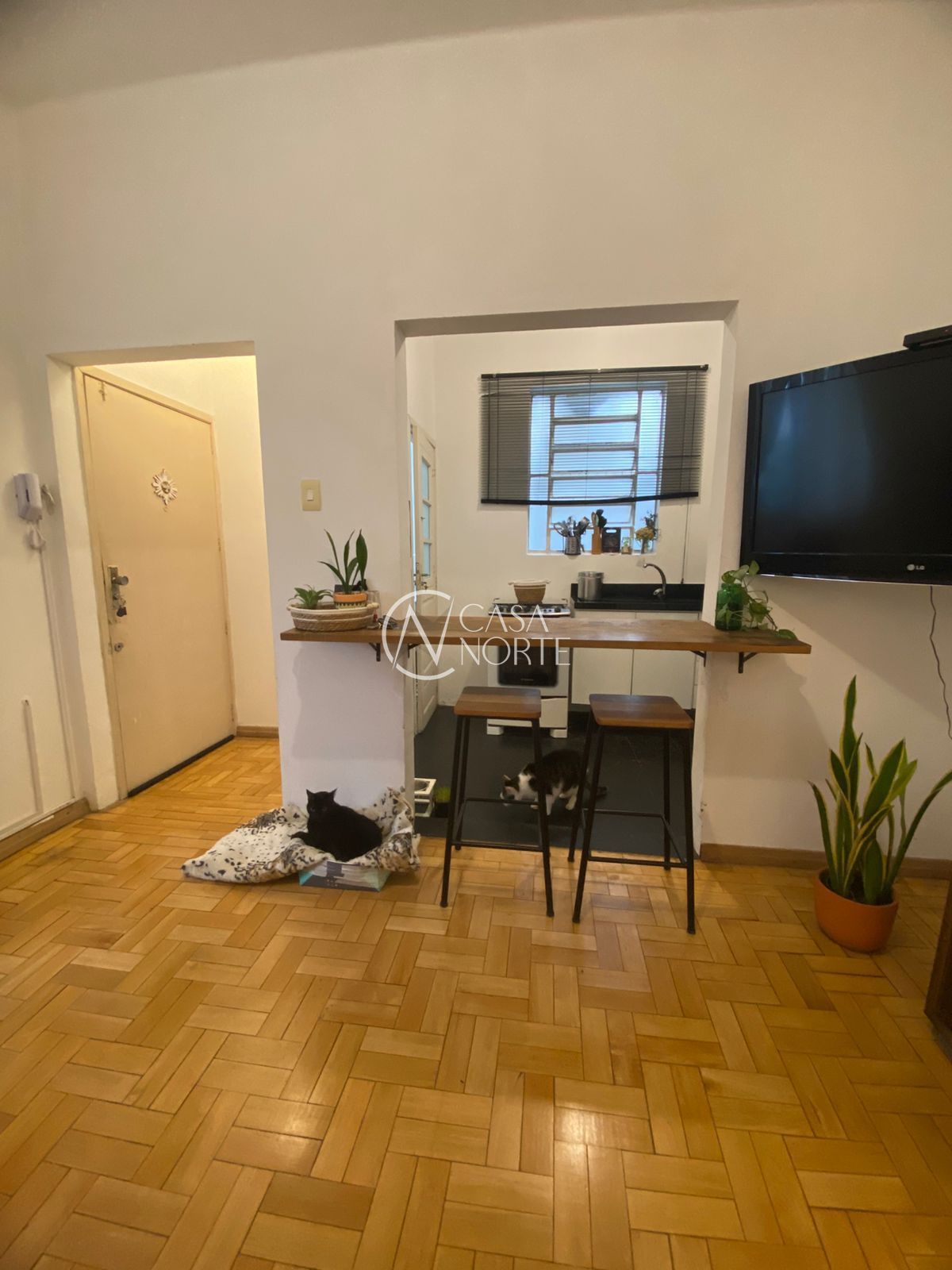 Apartamento Garden à venda com 2 quartos, 58m², Rua Miguel Tostes no bairro Rio Branco em Porto Alegre
