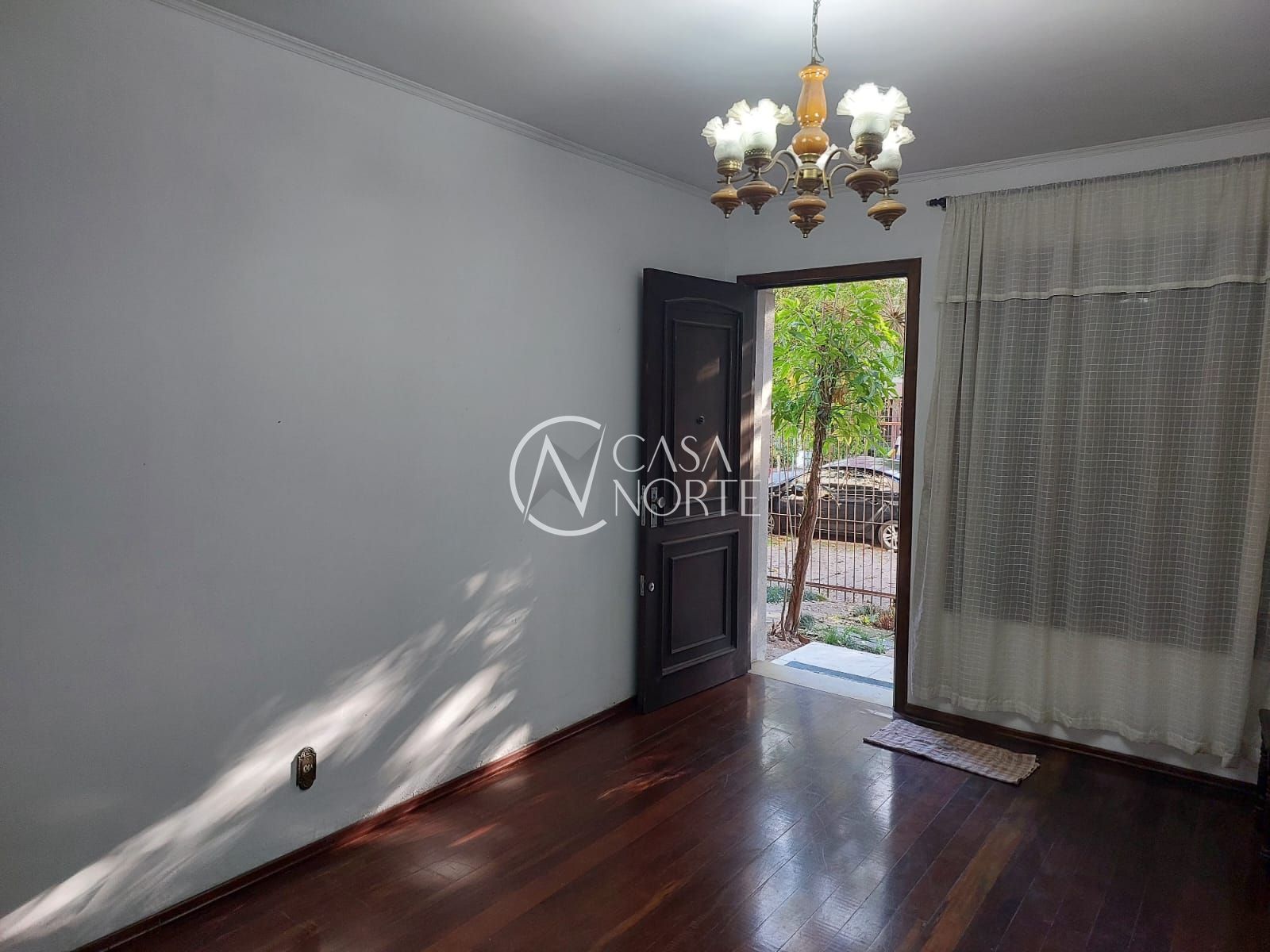 Casa à venda com 5 quartos, 176m², 1 suíte, 2 vagas, Rua São Manoel no bairro Rio Branco em Porto Alegre