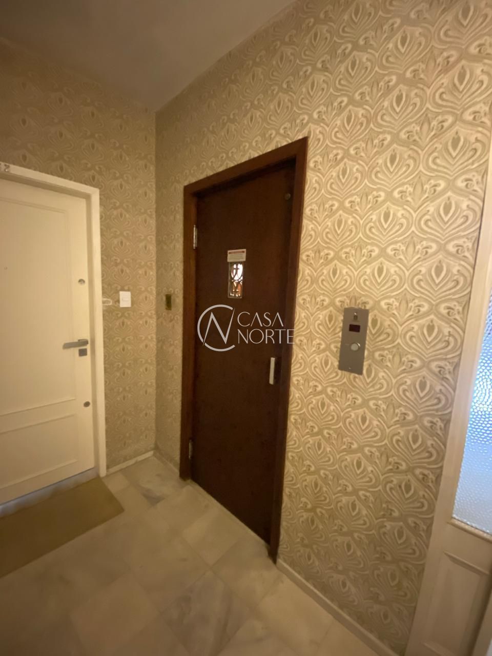 Apartamento à venda com 3 quartos, 142m², 1 suíte, 1 vaga, Rua Vinte e Quatro de Outubro no bairro Moinhos de Vento em Porto Alegre