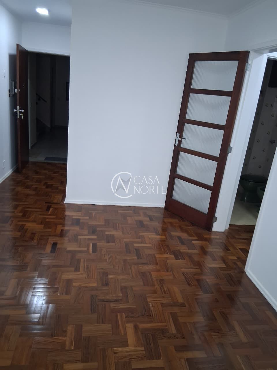 Apartamento à venda com 2 quartos, 70m², 1 vaga, Rua Dona Eugênia no bairro Santa Cecília em Porto Alegre