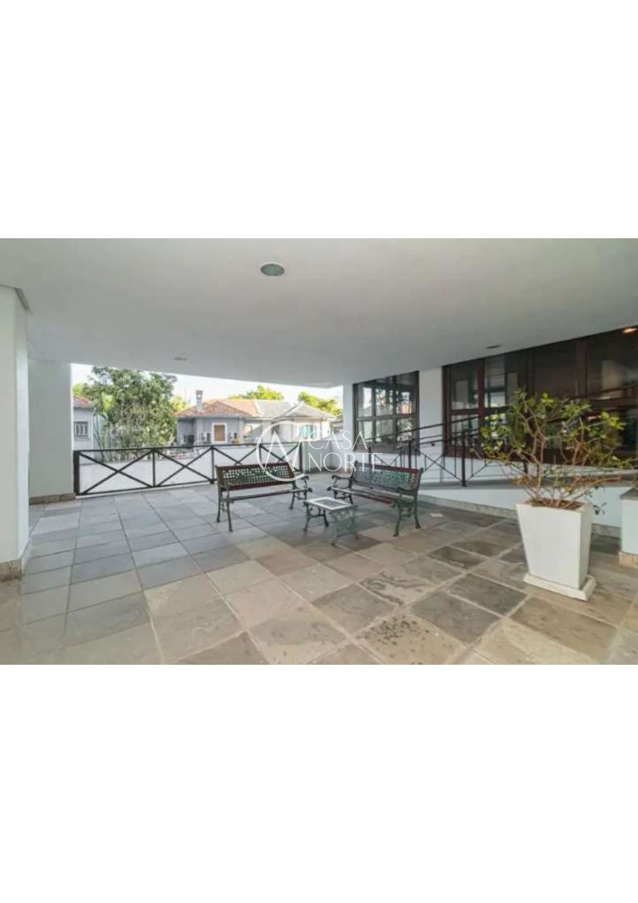 Apartamento à venda com 3 quartos, 137m², 1 suíte, 1 vaga, Rua Miguel Tostes no bairro Rio Branco em Porto Alegre