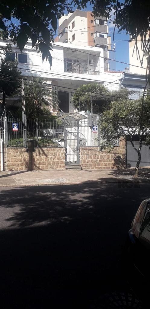 Casa à venda com 3 quartos, 350m², 1 suíte, Rua Coronel Corte Real no bairro Petrópolis em Porto Alegre